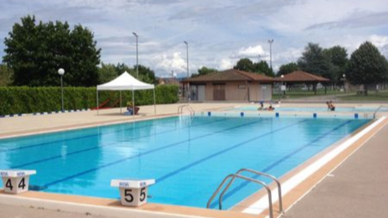 une piscine municipale ferme après l'agression de deux maîtres-nageurs