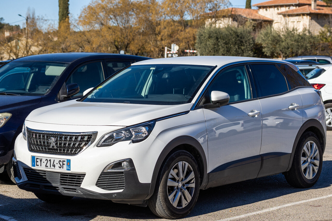 Peugeot, DS, Citroën, Opel, Fiat... Rappel massif de voitures en France, elles peuvent prendre feu