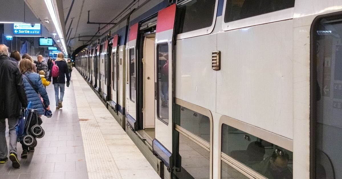 une femme accouche sur le quai du RER A à Châtelet
