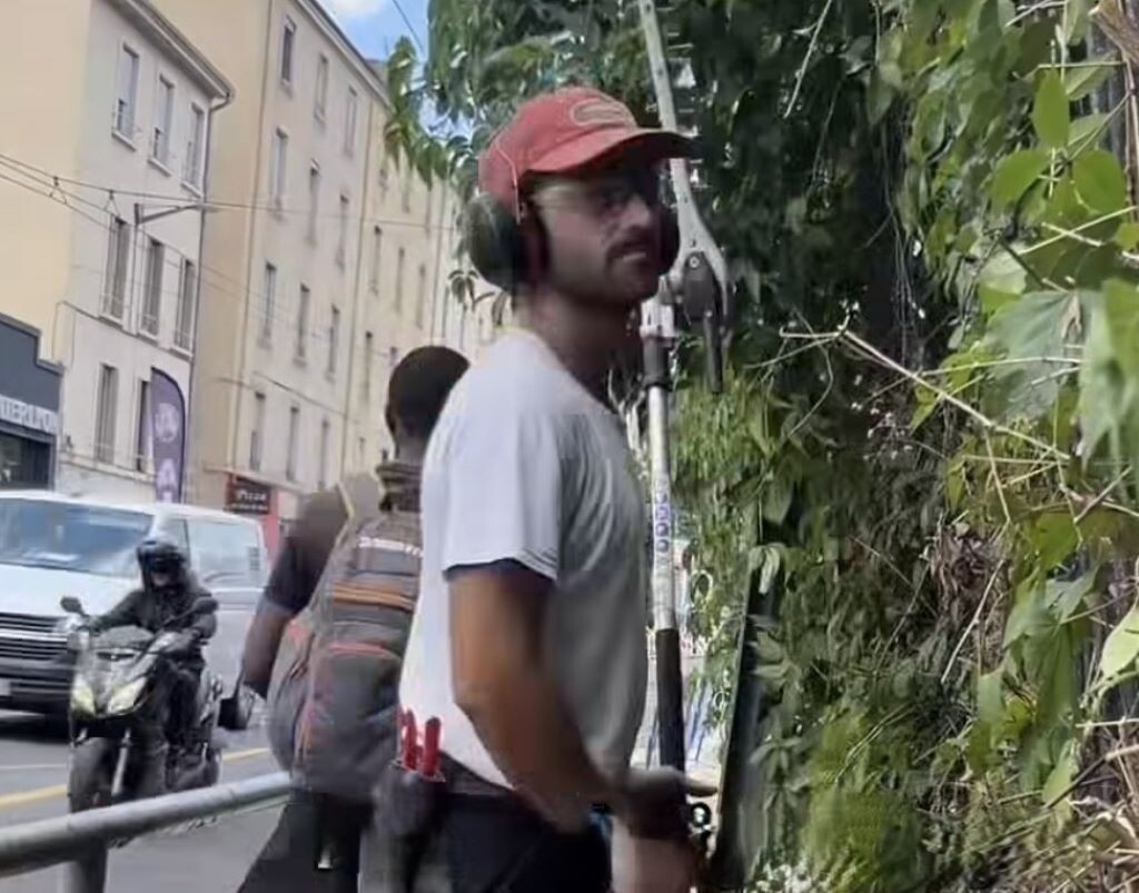Lyon. Taclé par les écologistes, ce paysagiste qui s'occupe des espaces "abandonnés" répond