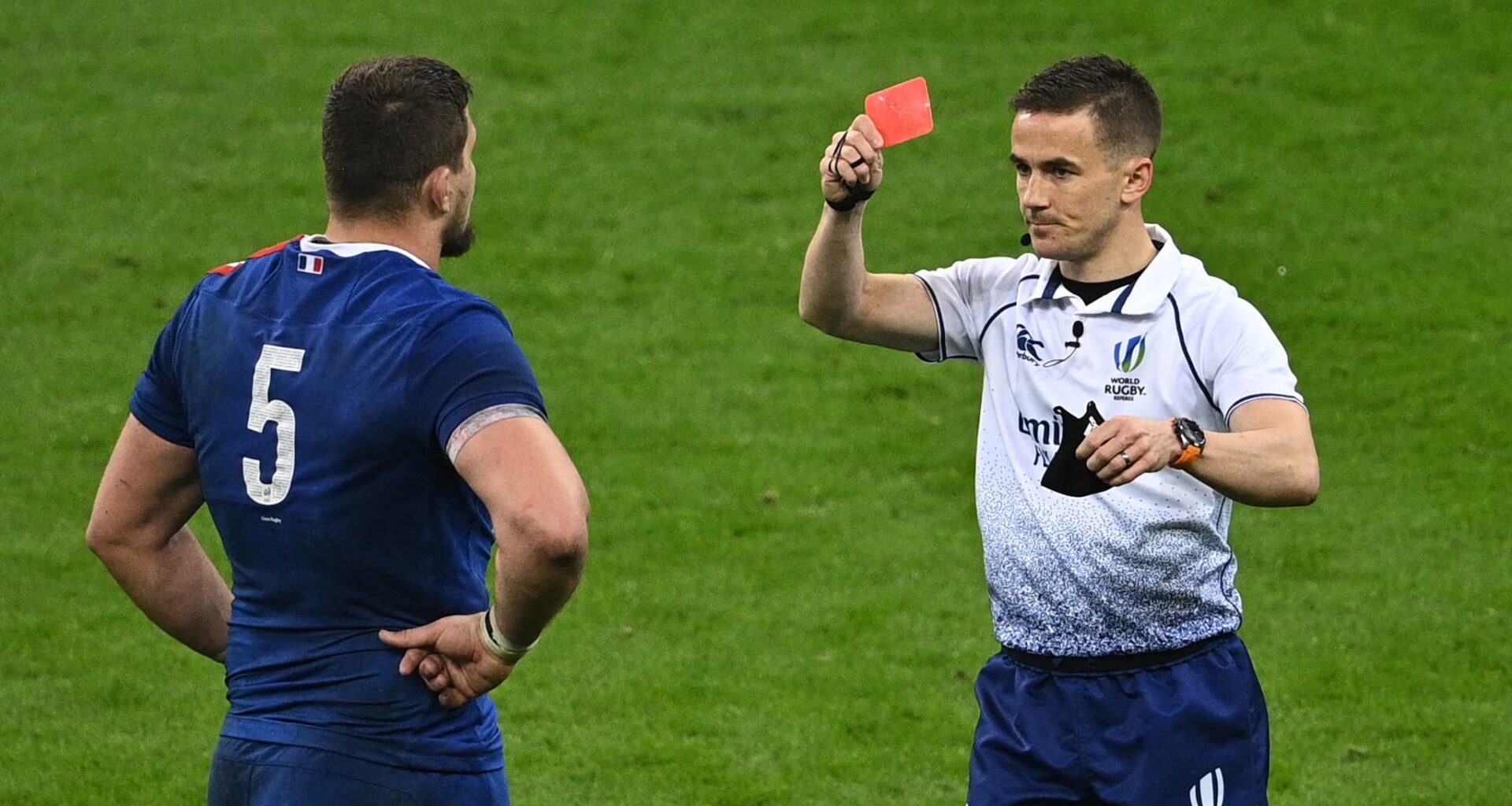 La FFR et les arbitres du Top 14 ne vont pas suivre les règles de World Rugby ! Explications.