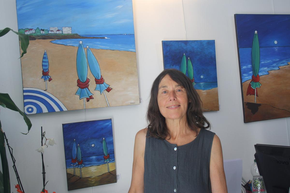 derniers jours de l’exposition tout en couleurs des petits parasols de Christine Patureau