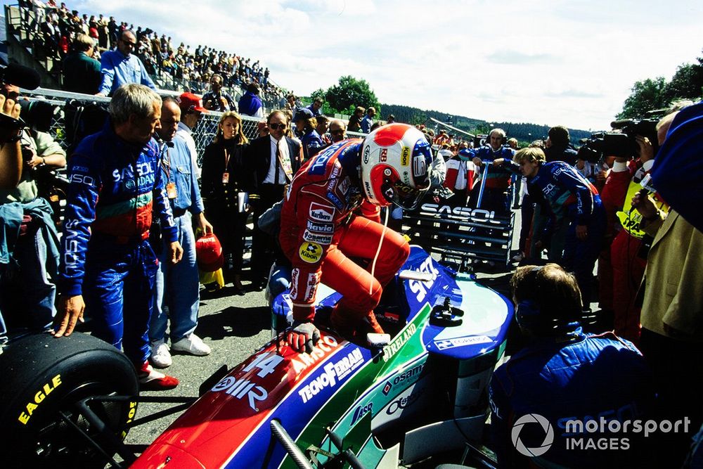 La saison 1994 de Jordan n'est pas la plus mémorable, mais c'est cette année-là que l'équipe a décroché son premier podium et sa première pole.