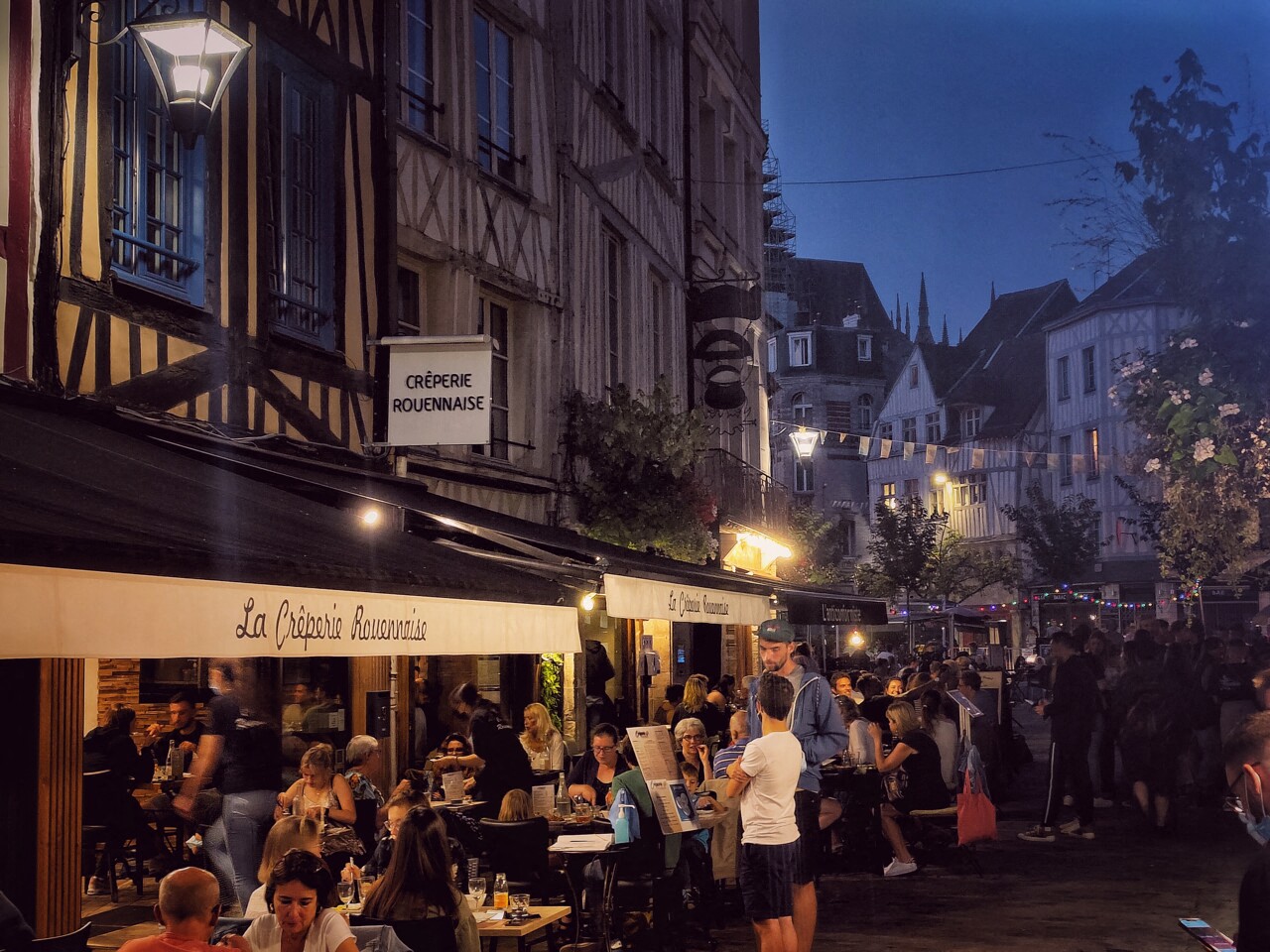 Combien de clochers, de fast-foods, de tags, de licences IV...? Voici des chiffres étonnants sur Rouen !