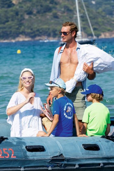 Beatrice Borromeo et Pierre Casiraghi avec leurs enfants : La famille au complet pour les 40 ans de Beatrice. Le 18 août, à Ramatuelle.