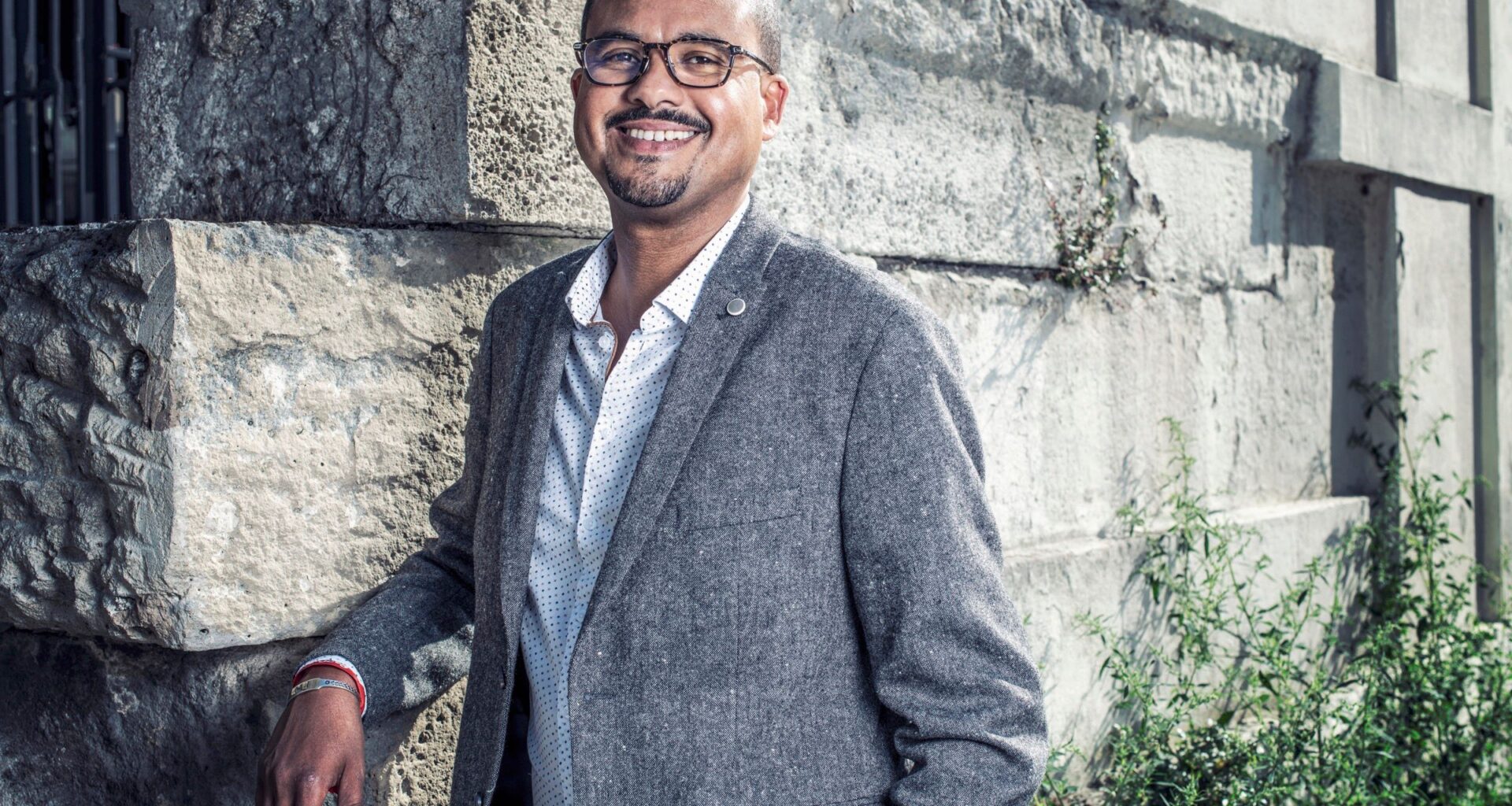 « Où s'adosse le ciel » de David Diop : les contes sont bons