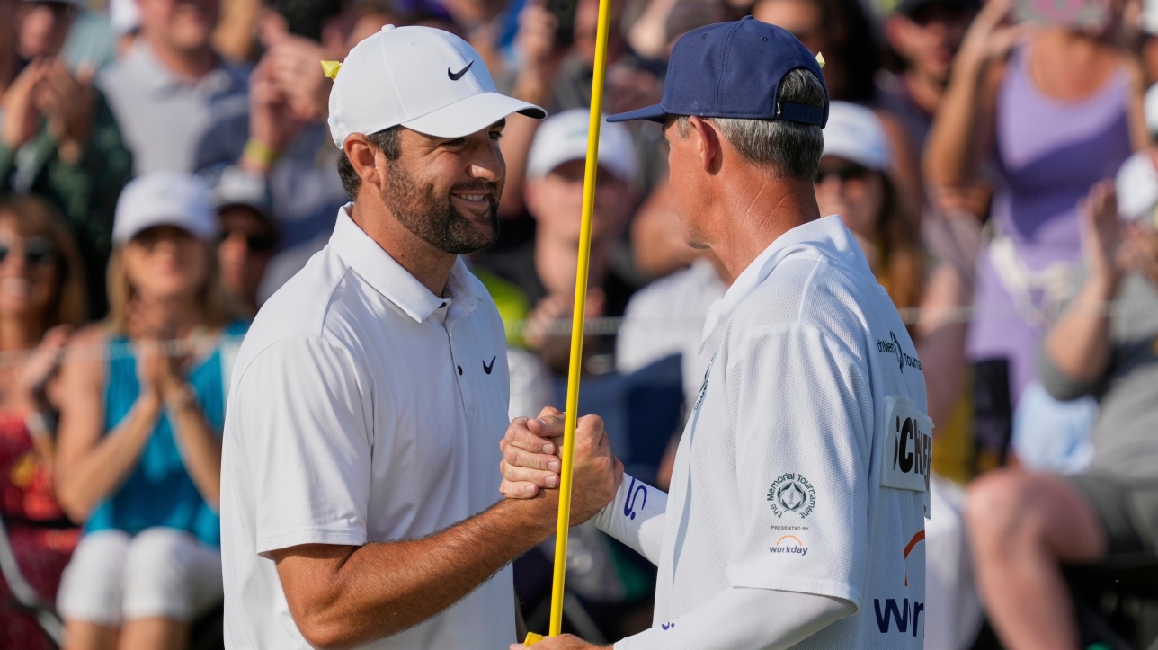 PGA : Scottie Scheffler sans son caddie habituel pour la ronde finale