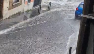 un véritable torrent dévale l'avenue de la Gloire