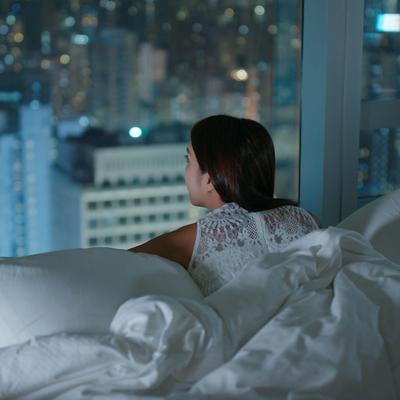 Dormir d’une traite est-il vraiment la "bonne" manière de dormir ?