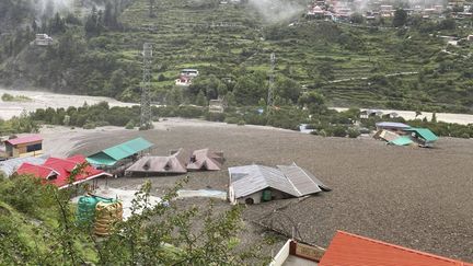 Des habitations submergées par les eaux à Dharali (Inde), le 5 août 2025. (SIPA)