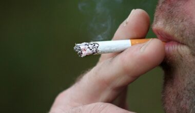 interdiction de fumer… mais des cendriers distribués