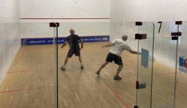 À Marseille, le Set club cultive le sport et la convivialité autour du squash