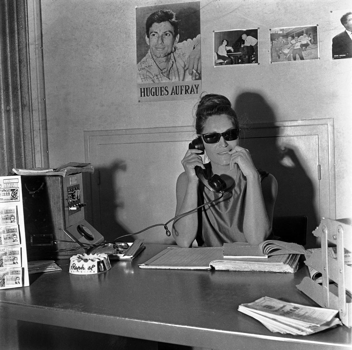 « Journal Sud Ouest, bonjour. » La chanteuse Dalida en personne a tenu le standard de l’agence « Sud Ouest » de Royan. Pour la photo…