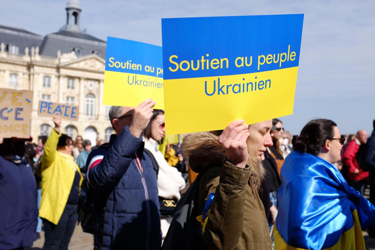 « L’Ukraine ne peut pas être une marchandise entre Trump et Poutine », manifestation à Bordeaux
