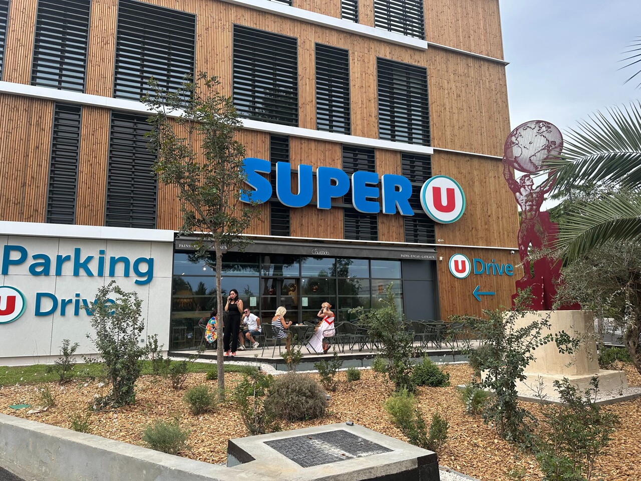 Nice. Après des années de procédure, ce supermarché pas comme les autres enfin inauguré