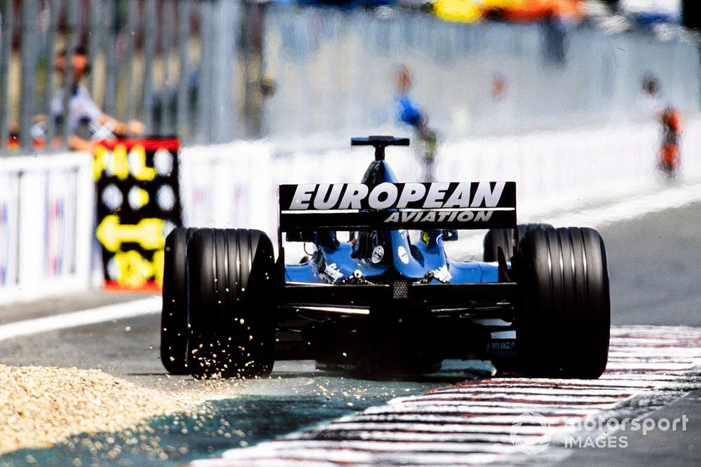 Tarso Marques au volant de la Minardi PS01.