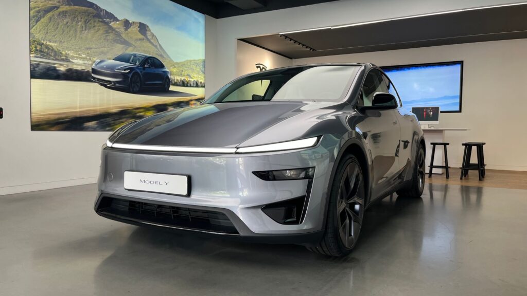 On découvre le nouveau Tesla Model Y Performance // Source : Robin San Vicente pour Numerama