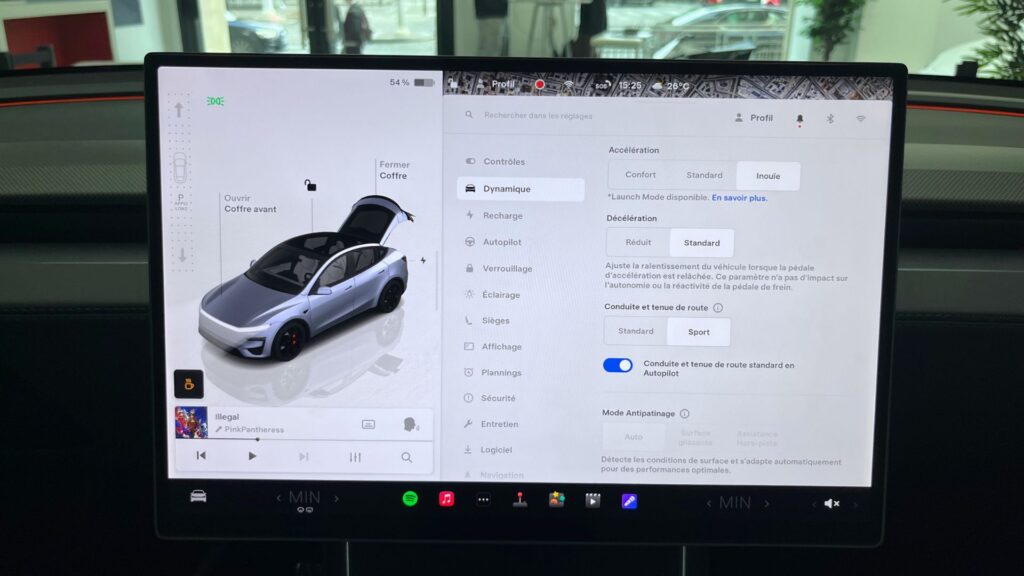 On découvre le nouveau Tesla Model Y Performance // Source : Robin San Vicente pour Numerama