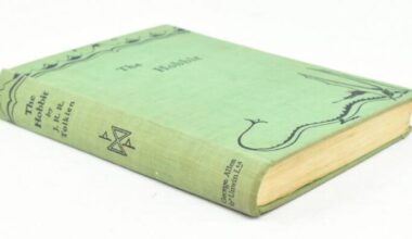 Le livre The Hobbit avec sa couverture verte.
