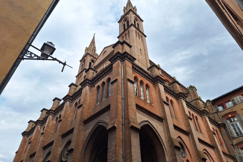 Il faut lever le nez pour admirer l'église du Gesù.