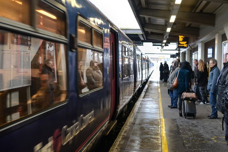 Allemagne : le téléphone d'un Kosovar volé alors qu'il dormait à la gare