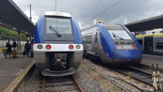 Trains TER en gare d'Orléans