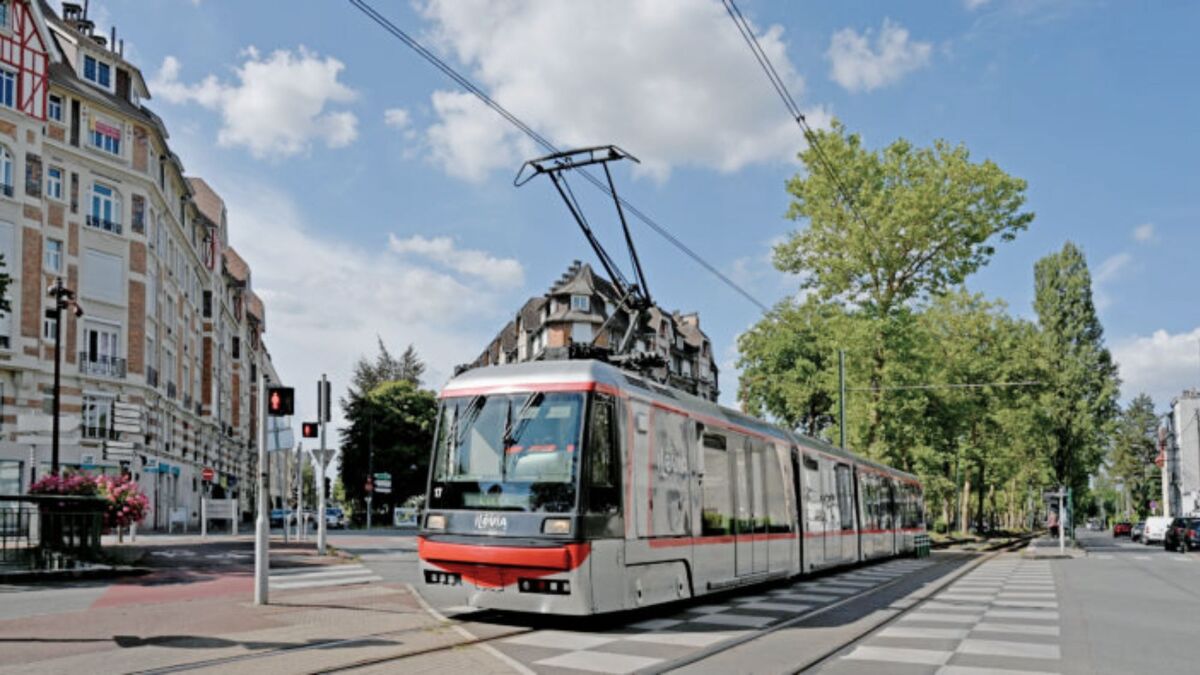 Après un été de galères, le tram reprend enfin du service à Lille