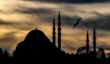 Deux adolescents de 15 et 17 ans retrouvés morts dans leur chambre d’hôtel par leur père après avoir dîné dans un quartier touristique d'Istanbul