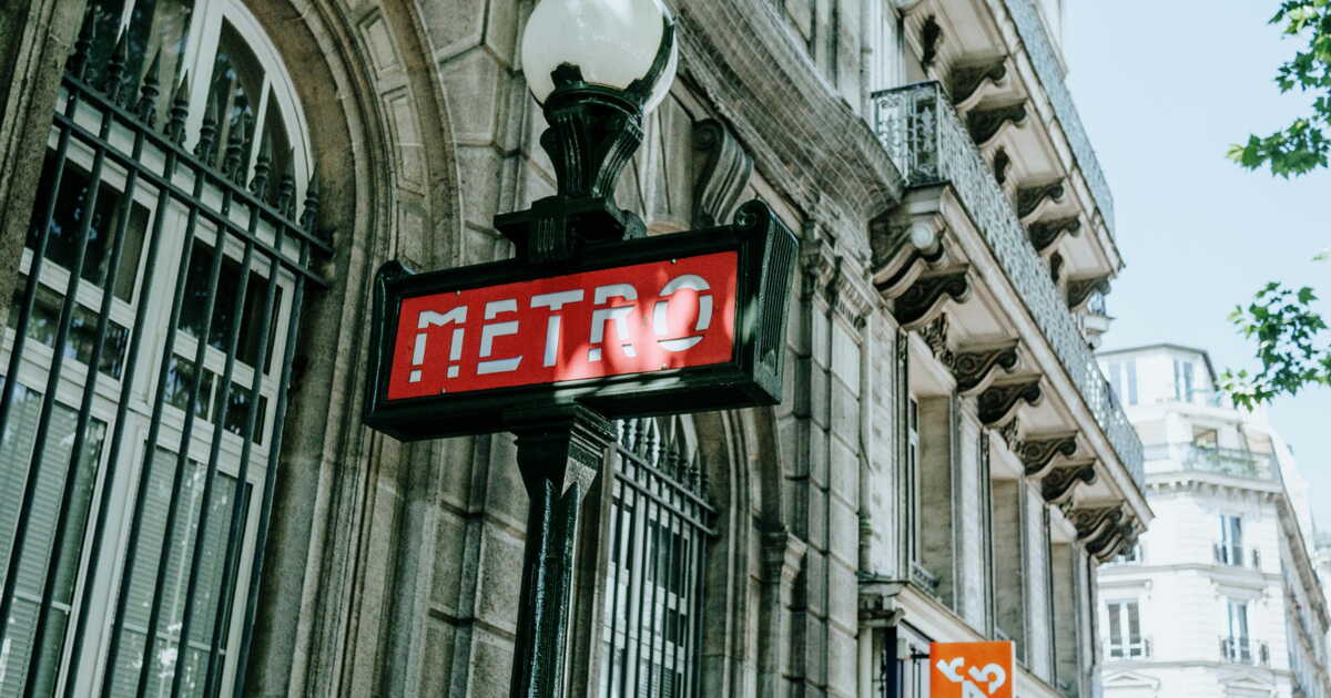 Un corps démembré retrouvé dans le métro à Paris, la victime a été identifiée