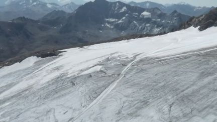 "Un jour, peut-être qu'il n'y en aura plus" : la température grimpe en montagne et les glaciers fondent.
