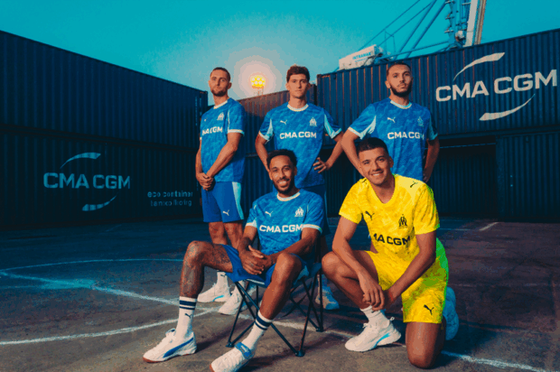 L'Olympique de Marseille et Puma dévoilent le troisième maillot 2025/2026, en hommage aux dockers et à la mer