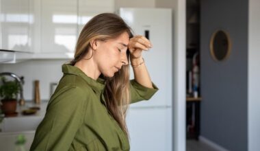 Vertiges au lever : pourquoi votre tête tourne-t-elle ?