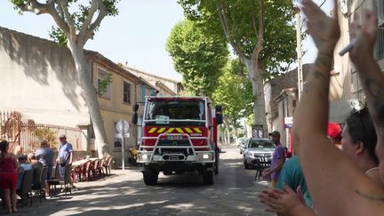 Incendie meurtrier dans l’Aude : les sapeurs-pompiers reçus en héros