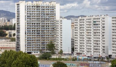 Un vendeur de cigarettes à la sauvette tente de fuir et finit dans le coma à Marseille