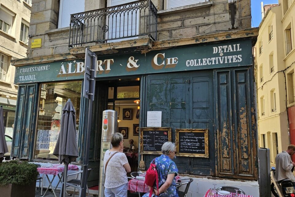 Yves Larocca a ouvert son Bistrot d'Antan en mai à Saint-Étienne