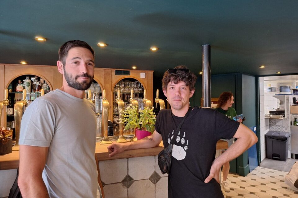 Thomas, Benjamin et Ivana ont repris l'ancien Bistot de Paris place Jean-Jaurès à Saint-Etienne pour en faire le Bistrot de Sainté.