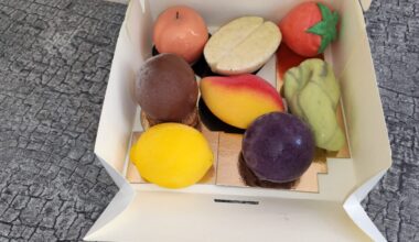 une nouvelle pâtisserie spécialisée dans les trompe-l'œil a ouvert près du centre-ville