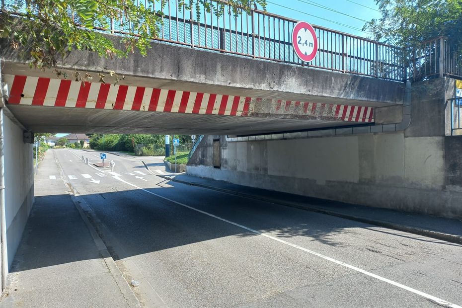 un pont de faible hauteur en cause dans une série d’incidents
