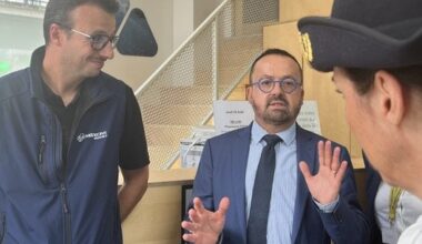 En visite au coeur de la nouvelle antenne de SOS Médecins à Grenoble, le ministre de la Santé a annoncé la signature des décrets permettant l