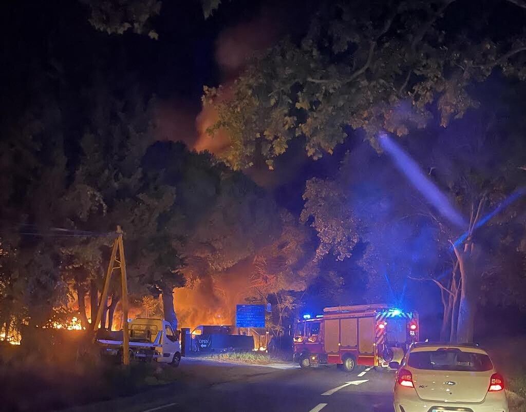 violent incendie au bord de la RN 113 entre Baillargues et Saint-Brès