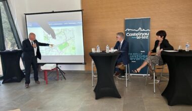 petites éoliennes sur le palais des sports et campus d'excellence