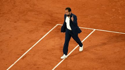 L'arbitre Kader Nouni lors de Roland-Garros 2025, le 2 juin. (DIMITAR DILKOFF / AFP)