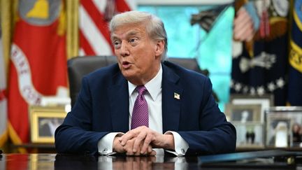 Le président américain Donald Trump s'adresse aux journalistes à la Maison Blanche, à Washington, aux Etats-Unis, le 5 septembre 2025. (MANDEL NGAN / AFP)