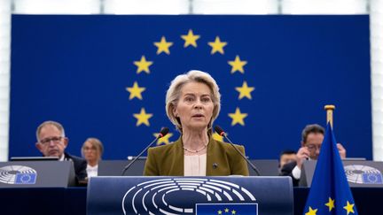 La présidente de la Commission européenne, Ursula von der Leyen, lors d'un discours sur l'état de l'Union au Parlement européen, à Strasbourg (Bas-Rhin), le 10 septembre 2025. (SEBASTIEN BOZON / AFP)