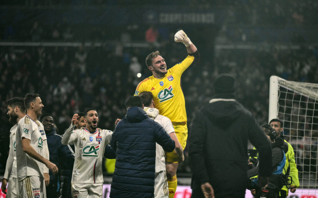 L’ancien gardien de l’OL Lucas Perri porte plainte contre un club de John Textor