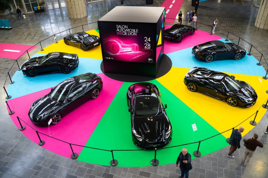 Salon Automobile de Lyon. Champagne et people à la soirée avant-première