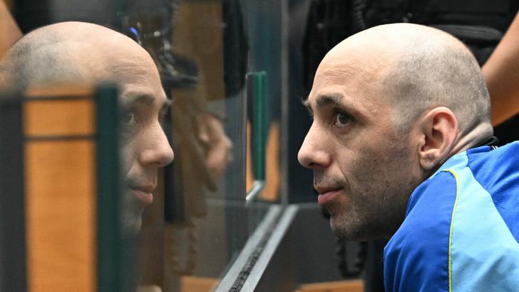 Photo de Cédric Jubillar, accusé d’avoir participé à la disparition de sa femme Delphine, dans la salle d’audience du tribunal d’assises du Tarn à Albi, le 22 septembre 2025.