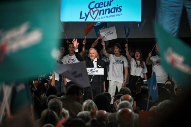 Jean-Michel Aulas tient son premier meeting à Lyon, où il est candidat aux municipales, le 26 septembre 2025 ( AFP / OLIVIER CHASSIGNOLE )