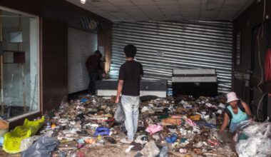 désolation dans la capitale Antananarivo, un ministre limogé avant un nouvel appel à manifester samedi