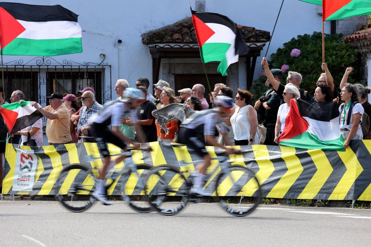 La Vuelta fait toujours face aux débordements des manifestants pro-palestiniens - L'Équipe